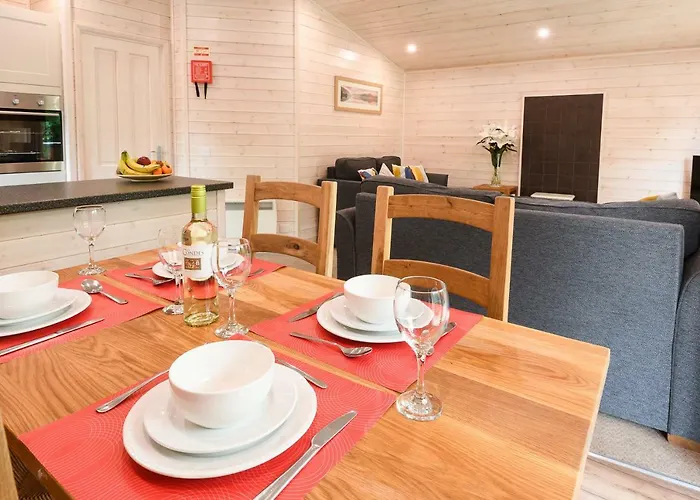 Hétvégi ház Woodlands & Pine Grange-over-Sands